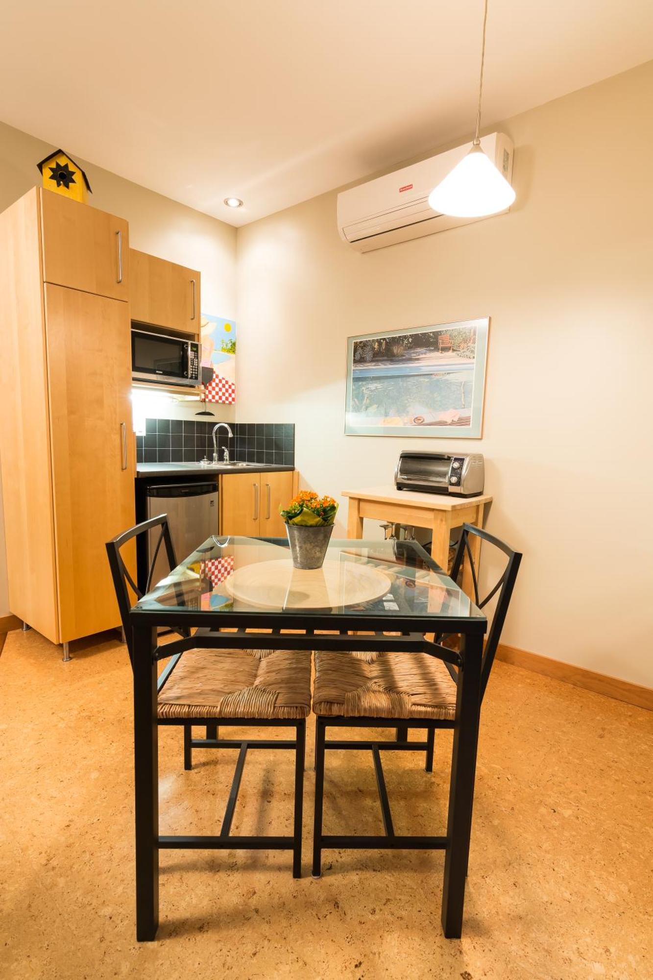 Cormier'S Studio Guest Suites Penticton Exteriér fotografie