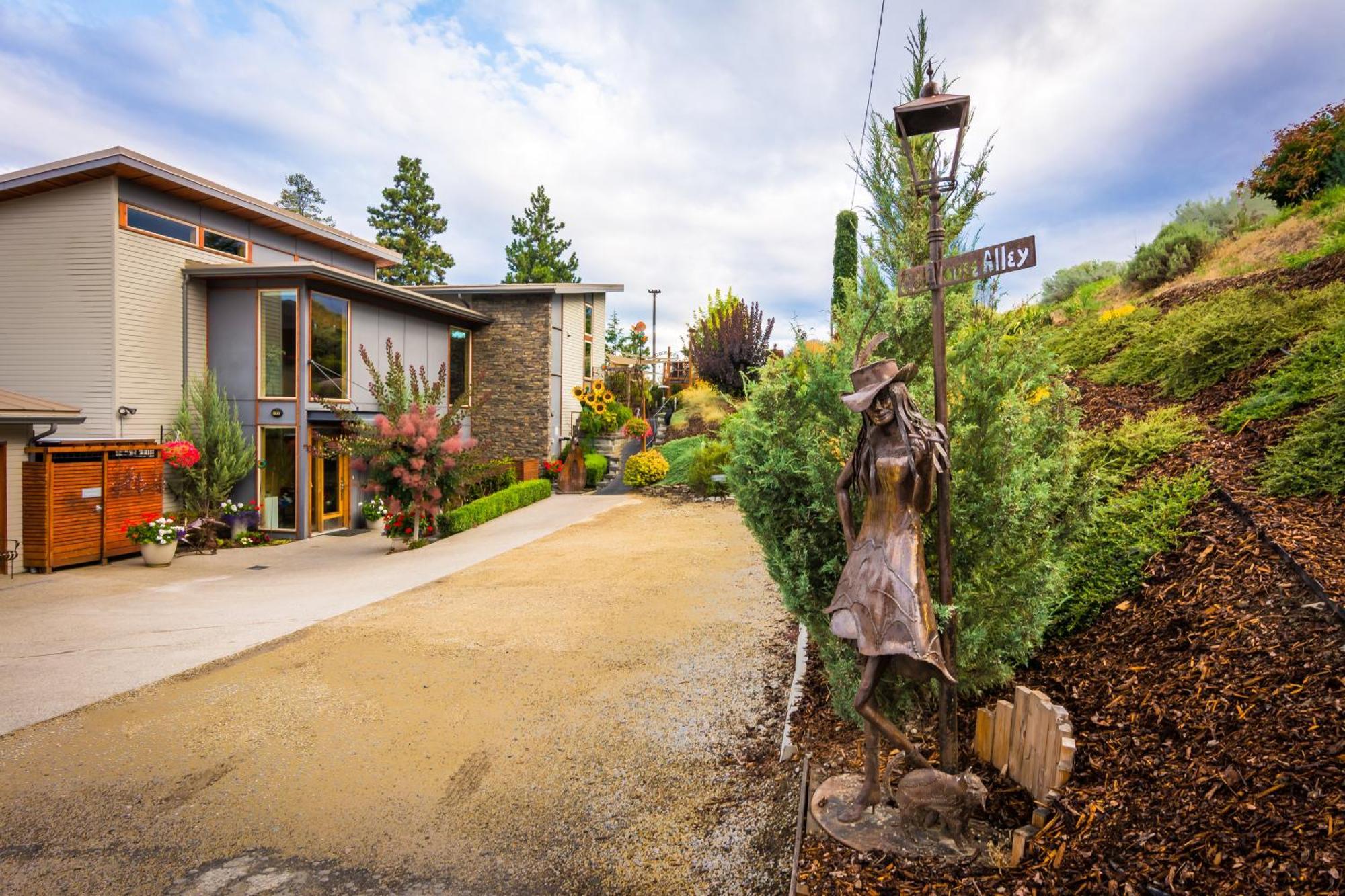 Cormier'S Studio Guest Suites Penticton Exteriér fotografie