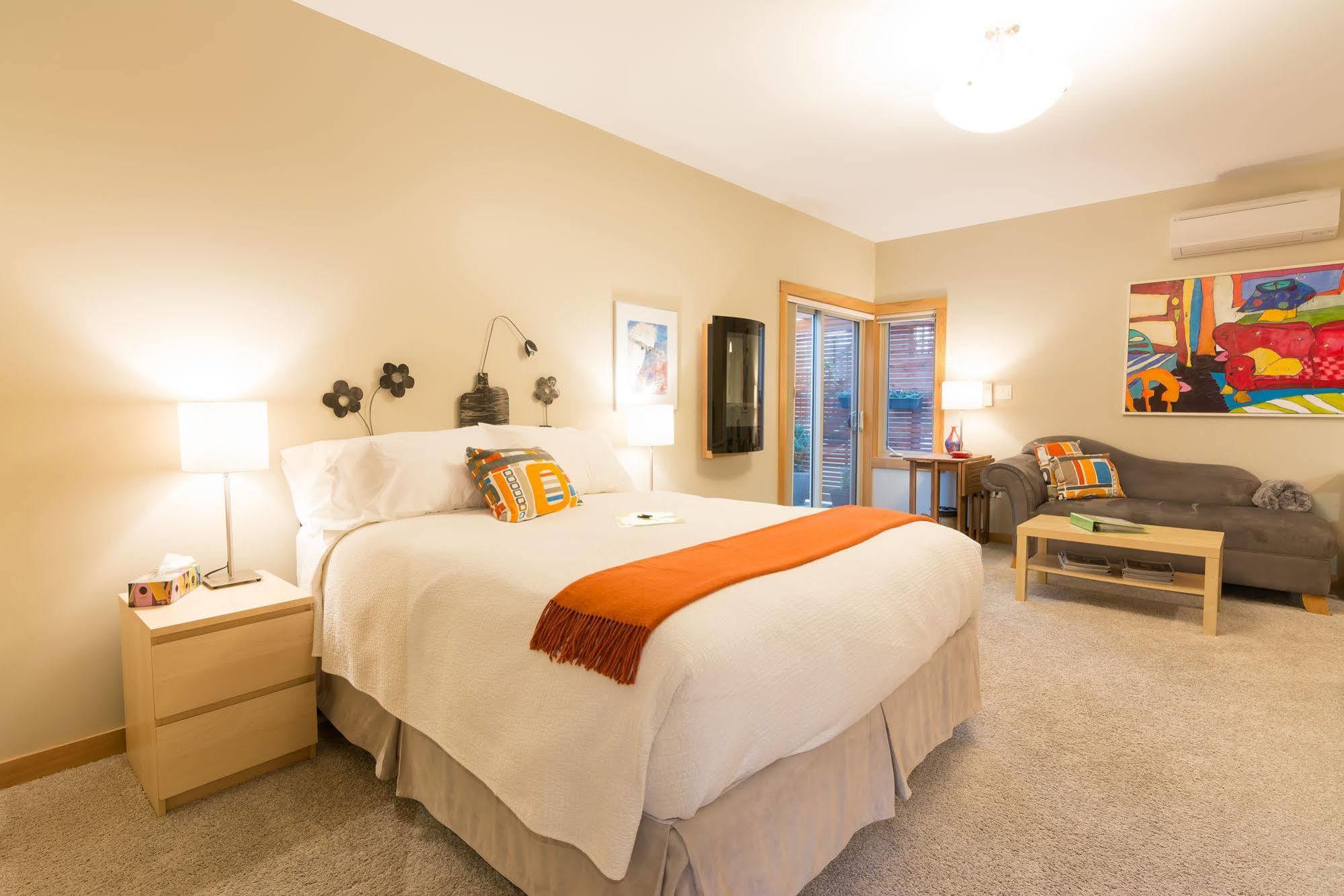 Cormier'S Studio Guest Suites Penticton Exteriér fotografie