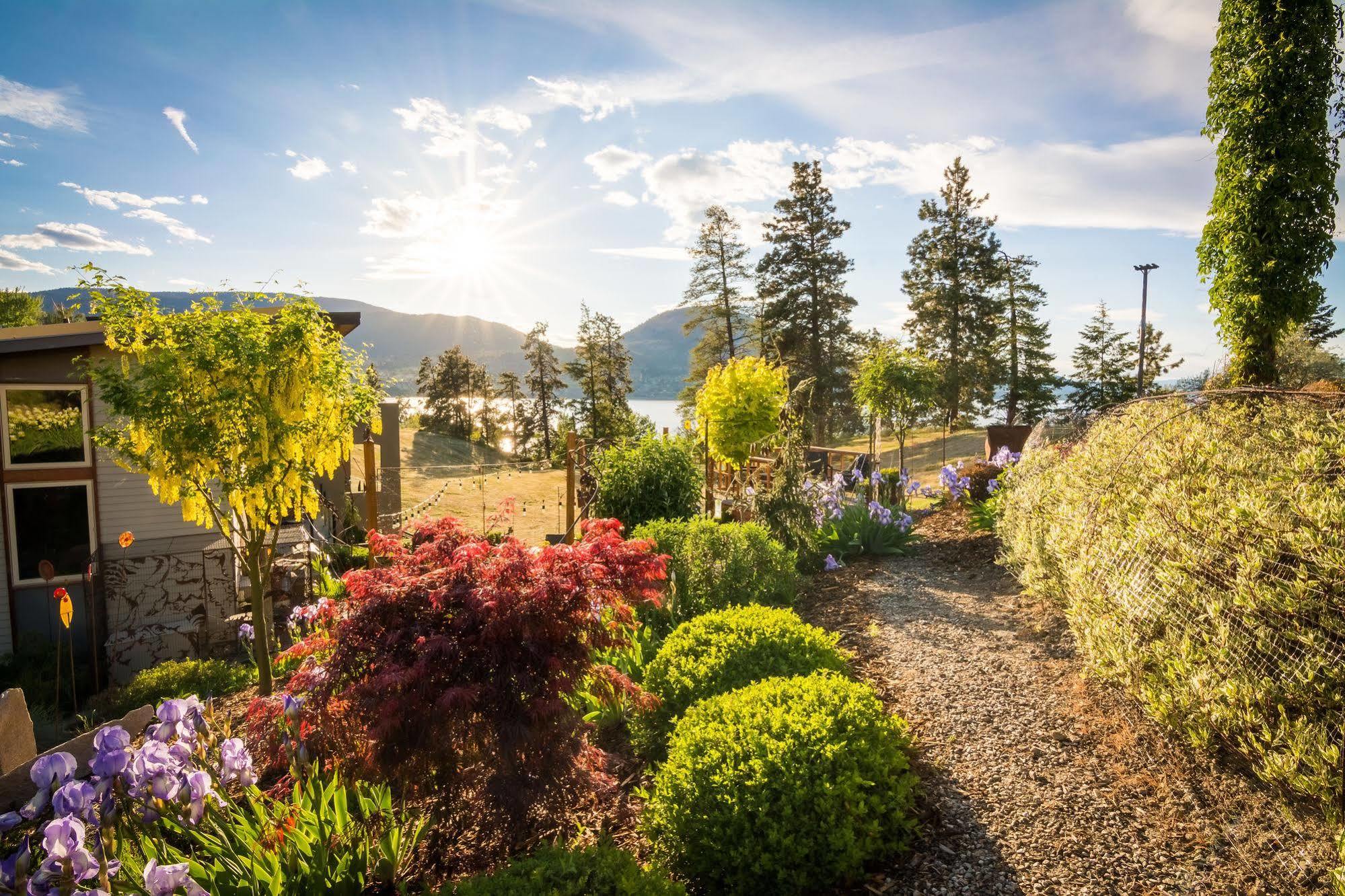 Cormier'S Studio Guest Suites Penticton Exteriér fotografie